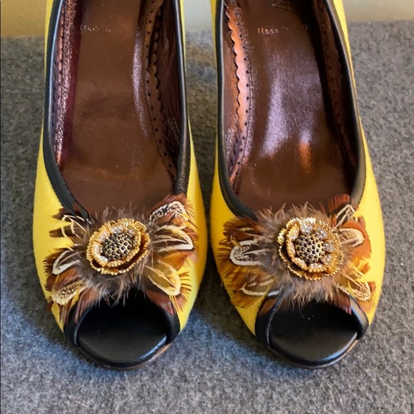 NWOT! JCrew | Italian Yellow Jewel/Feather Pumps (8) - Picture 4 of 5